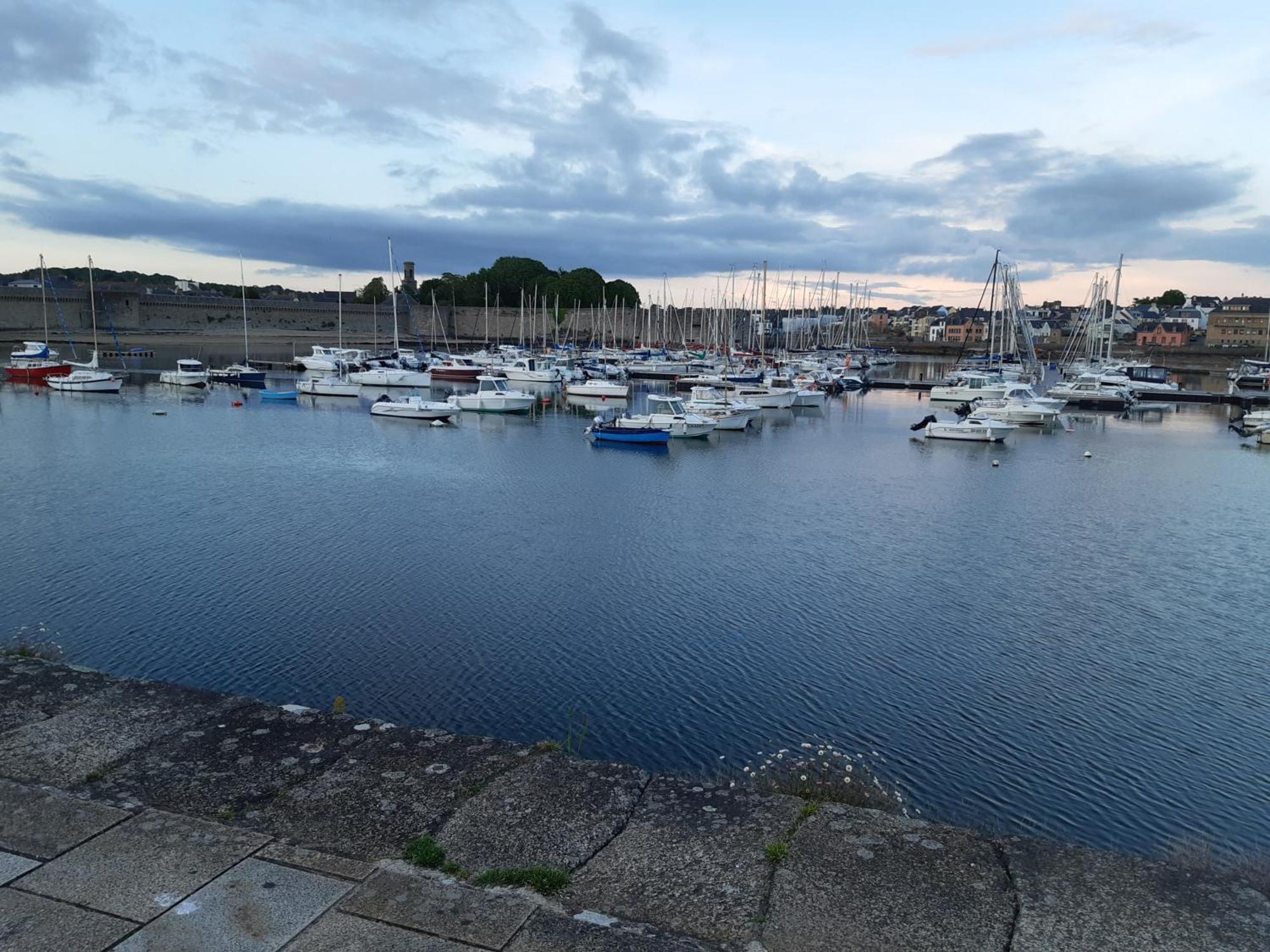 Urban Sunny & Cosy Apartment Concarneau Bagian luar foto